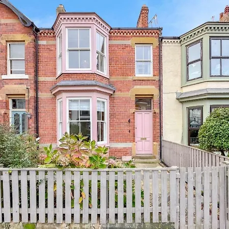 Victorian House In By The Sea بيت للعطل *