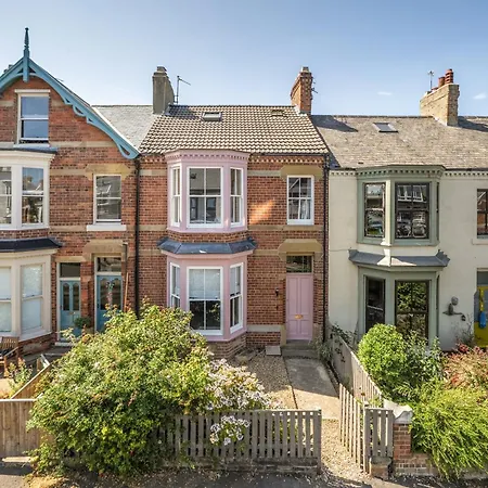 Holiday home Victorian House In By The Sea *