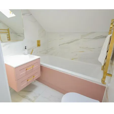 Victorian House In By The Sea بيت للعطل