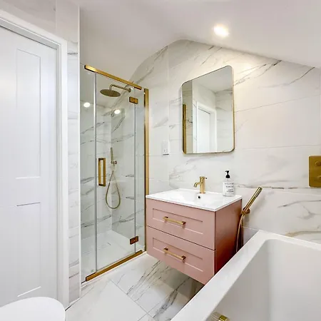 بيت للعطل Victorian House In By The Sea